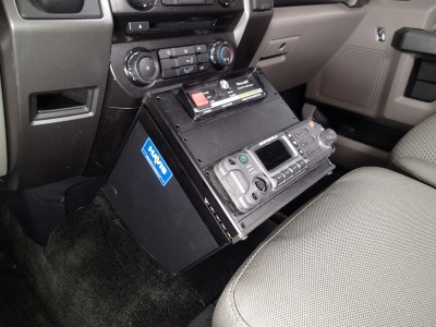 2015-2016 Ford F150 with OEM center seat 1-Piece Front Hump Mounting Bracket 2015-2016 Ford F150 with center seat