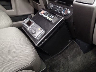 2015-2016 Ford F150 with OEM center seat 1-Piece Front Hump Mounting Bracket 2015-2016 Ford F150 with center seat