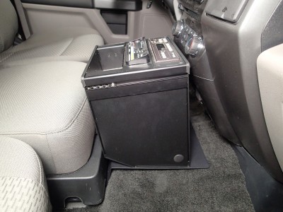 2015-2016 Ford F150 with OEM center seat 1-Piece Front Hump Mounting Bracket 2015-2016 Ford F150 with center seat