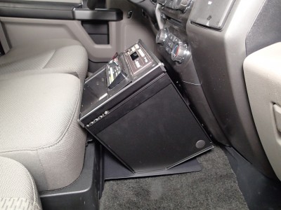 2015-2016 Ford F150 with OEM center seat 1-Piece Front Hump Mounting Bracket 2015-2016 Ford F150 with center seat