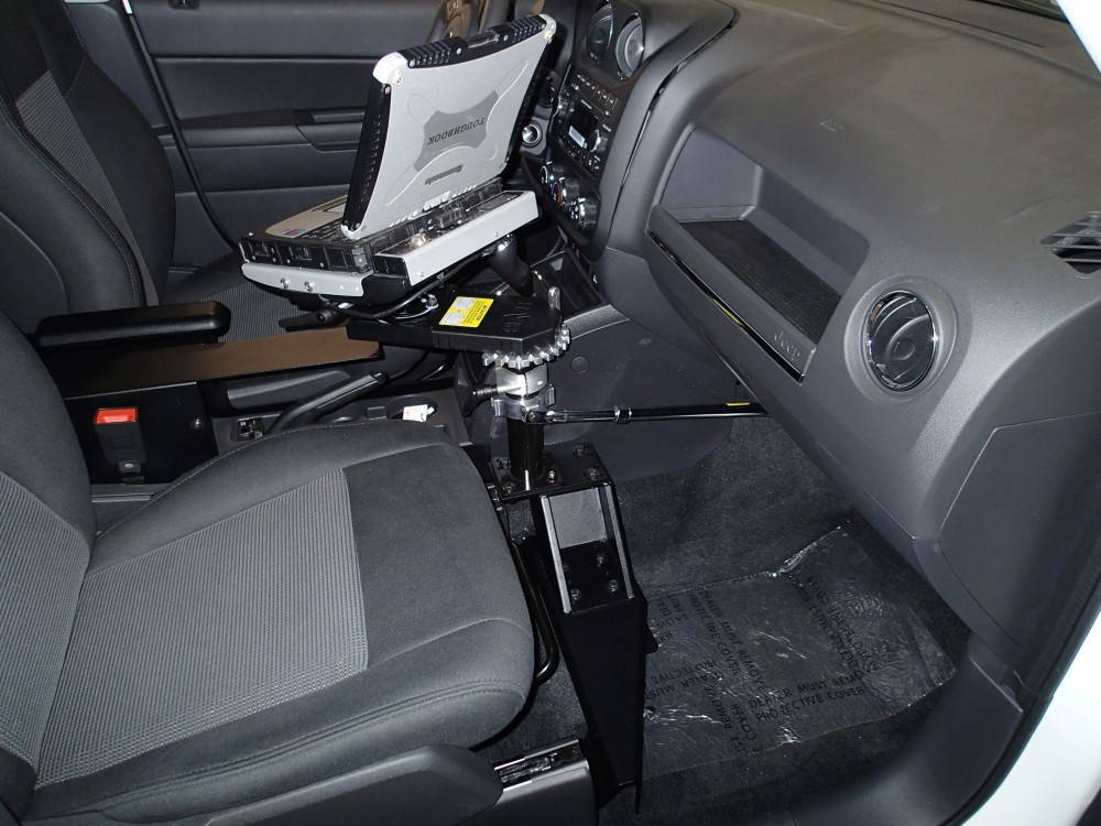 CHDM169 20102016 Jeep Patriot Heavy Duty Vehicle Mount by Havis